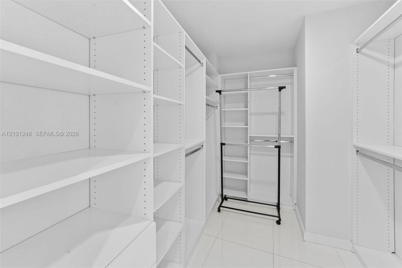 851 NE 1st Ave , Unit 2601, Miami, FL 33132 Photo