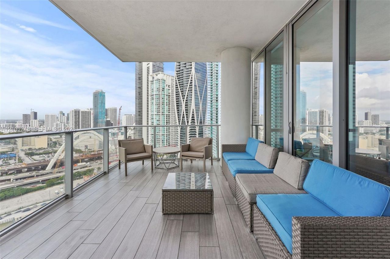 851 NE 1st Ave , Unit 2601, Miami, FL 33132 Photo