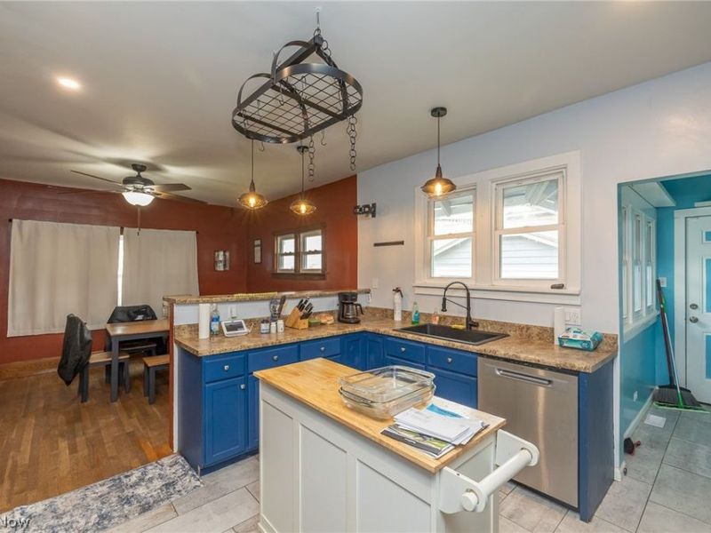 473 S Sunset View Drive, Akron, OH 44320 Photo 18