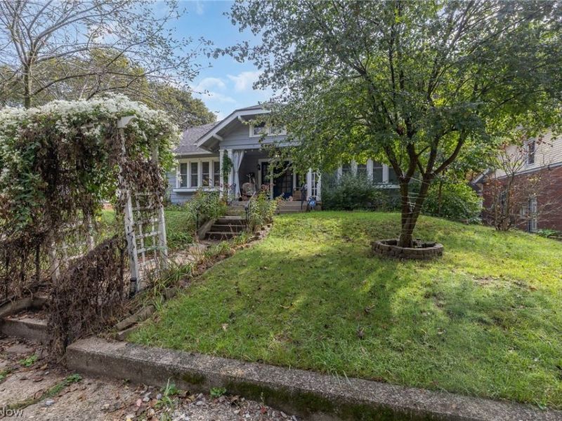 473 S Sunset View Drive, Akron, OH 44320 Photo 3