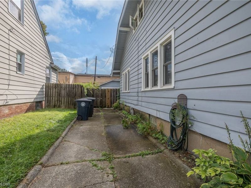 473 S Sunset View Drive, Akron, OH 44320 Photo 34