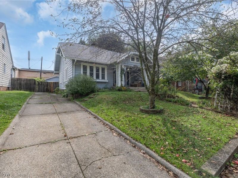 473 S Sunset View Drive, Akron, OH 44320 Photo 4