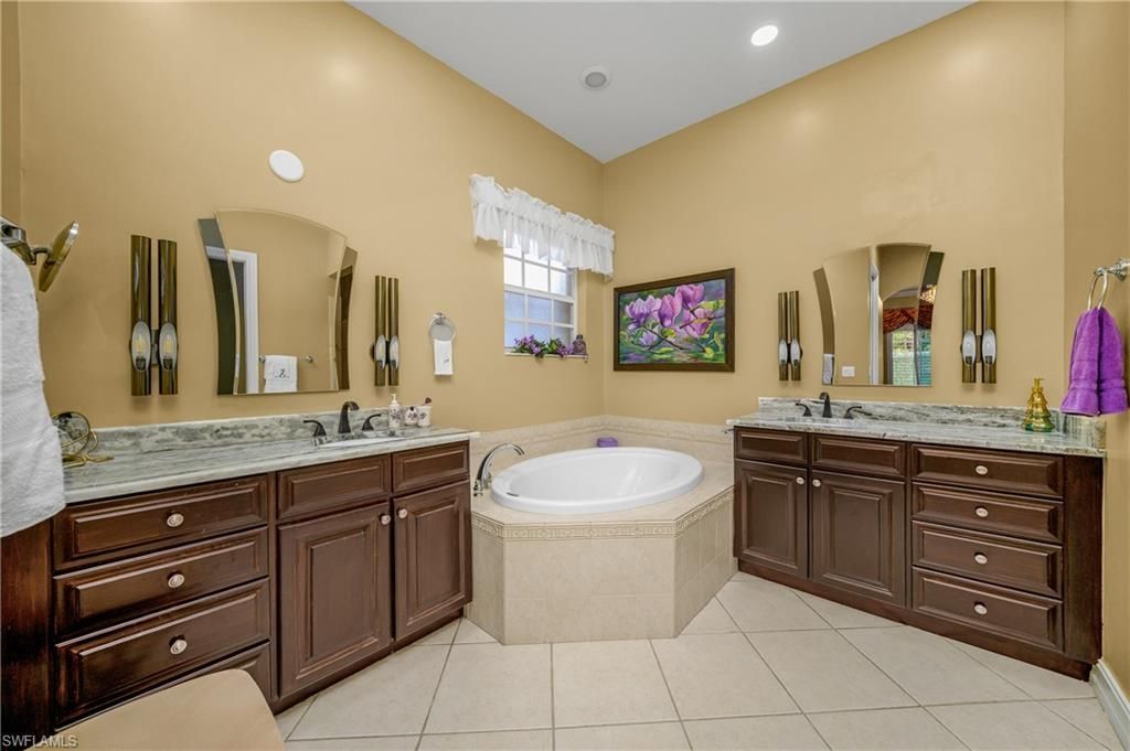 4806 Europa Dr , Naples, FL 34105 Photo