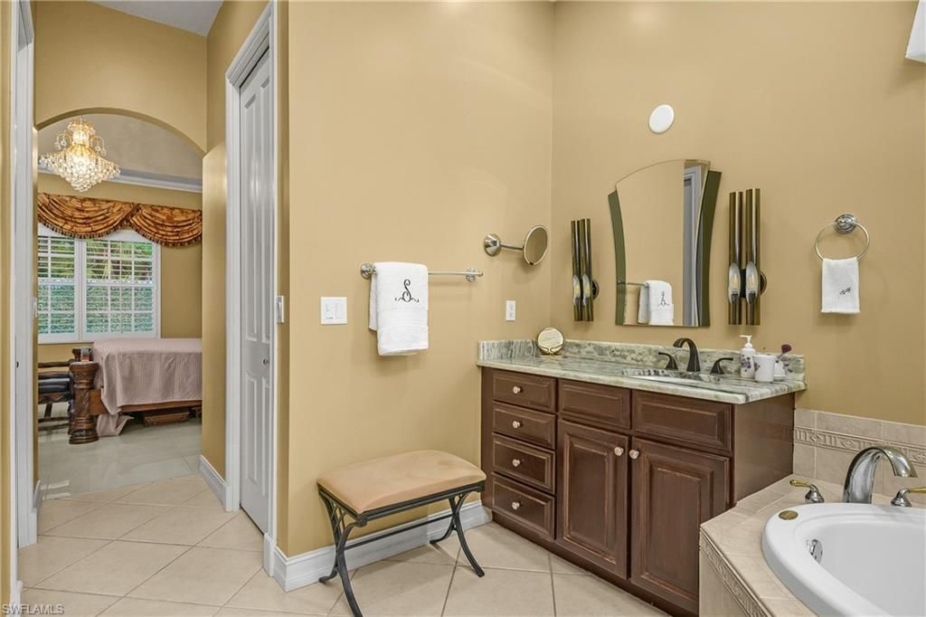 4806 Europa Dr , Naples, FL 34105 Photo