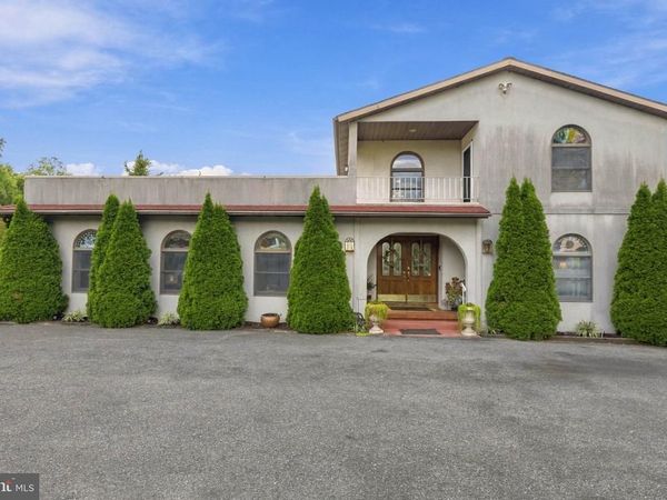 112 HILLSDALE ROAD, ELIZABETHTOWN, PA 17022