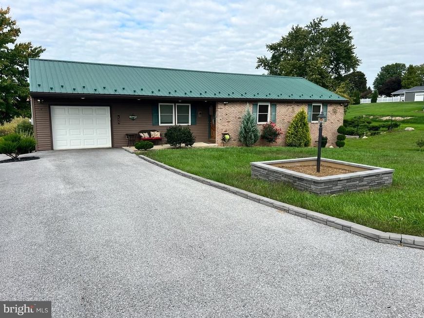 949 Snyder Road , Mount Joy, PA 17552 Main Photo