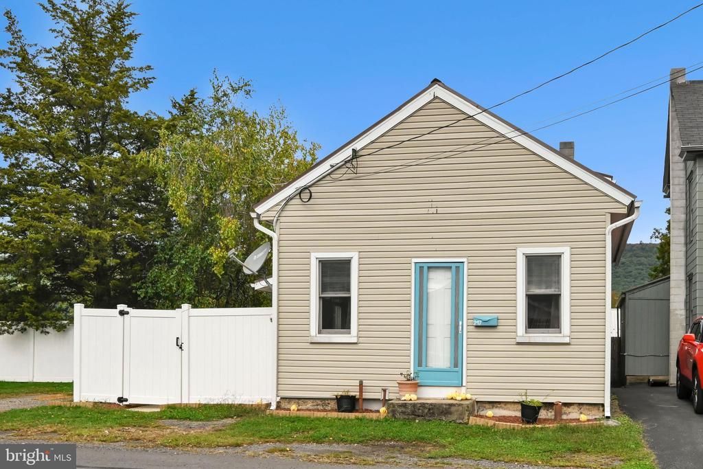 217 DIETRICH AVENUE , TOWER CITY, PA 17980