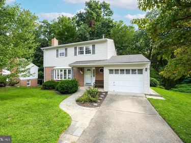 7212 HADLOW DRIVE , SPRINGFIELD, VA 22152