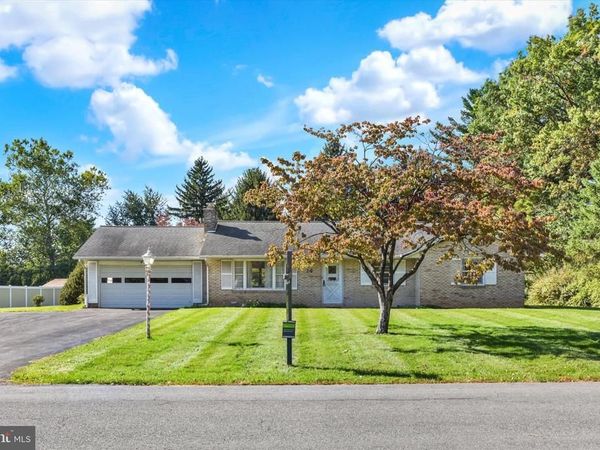 14 CIRCLE DRIVE, CARLISLE, PA 17015