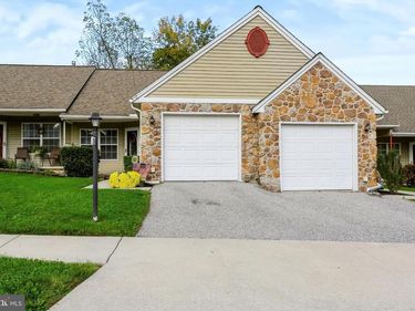 1706 BOXWOOD COURT, DOVER, PA 17315