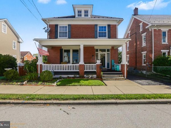 221 N CHARLES STREET, RED LION, PA 17356
