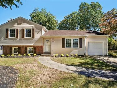5045 KENERSON DRIVE, FAIRFAX, VA 22032