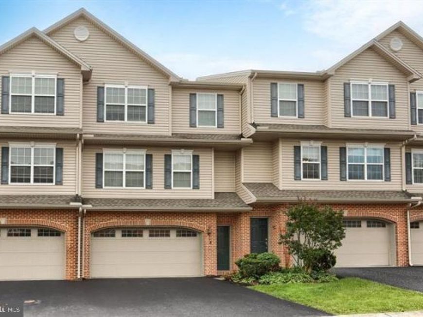 8 Vista Circle, Lemoyne, PA 17043 Main Photo