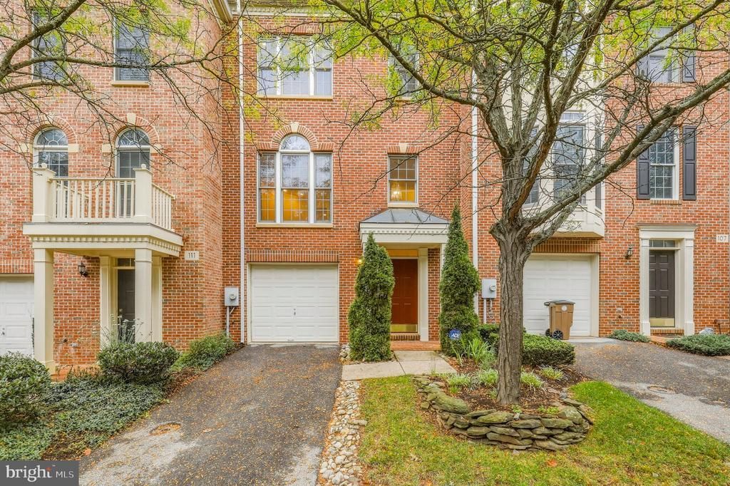 109 WOOTTON OAKS COURT , ROCKVILLE, MD 20852