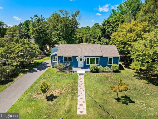 16 S MAPLE AVENUE, TUCKERTON, NJ 08087