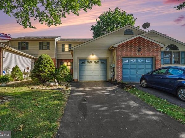 2094 ACORN DRIVE, LEBANON, PA 17042