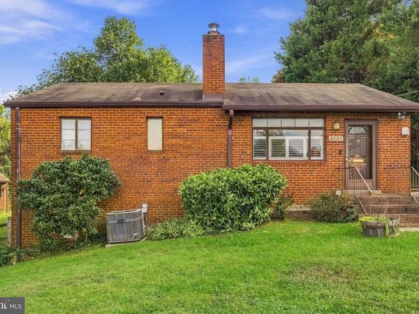 3201 APEX CIRCLE, FALLS CHURCH, VA 22044