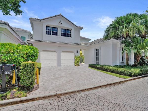 3690 NE 199th St , Aventura, FL 33180
