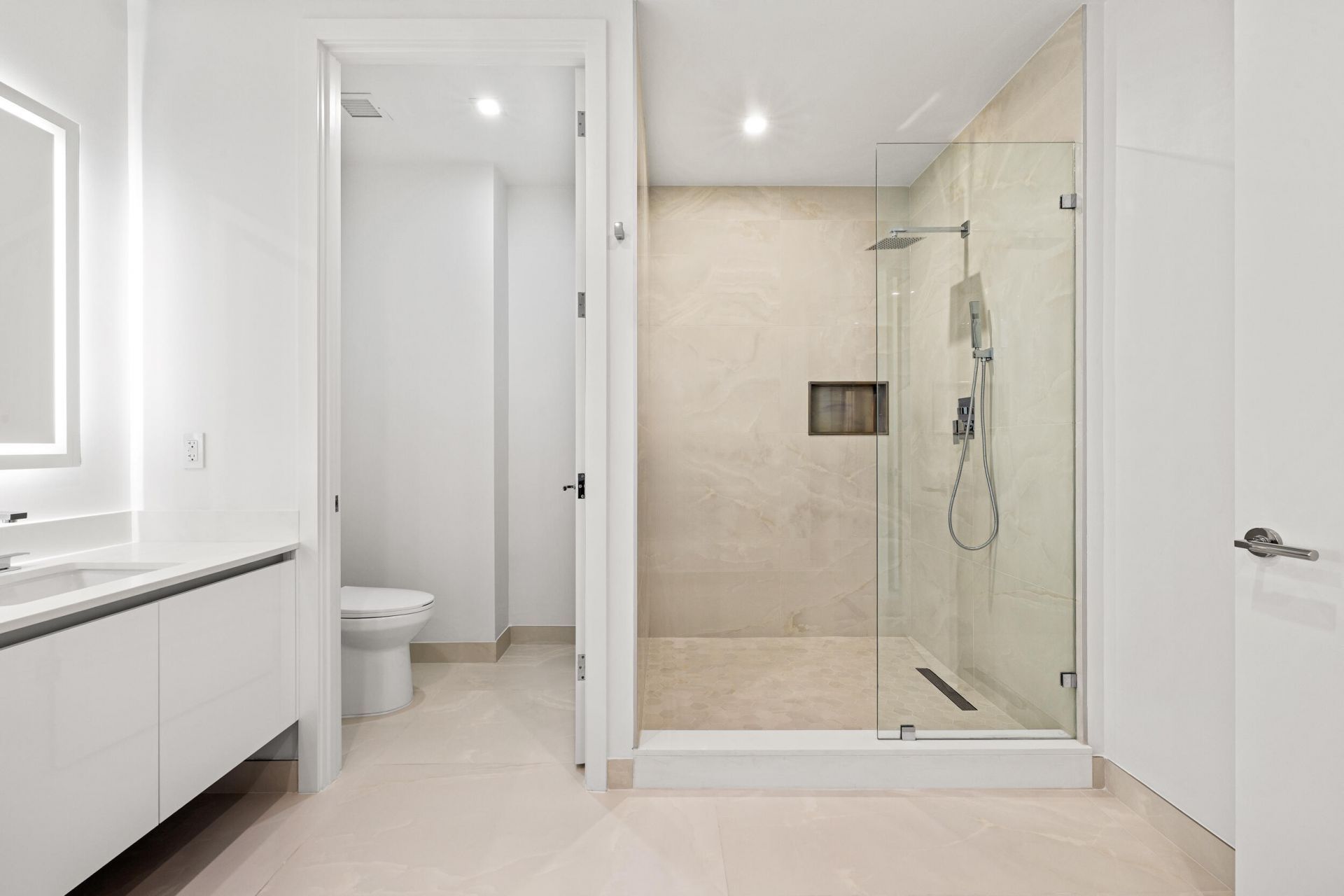 220 Lake Shore Drive, Unit 704, Lake Park, FL 33403 Photo