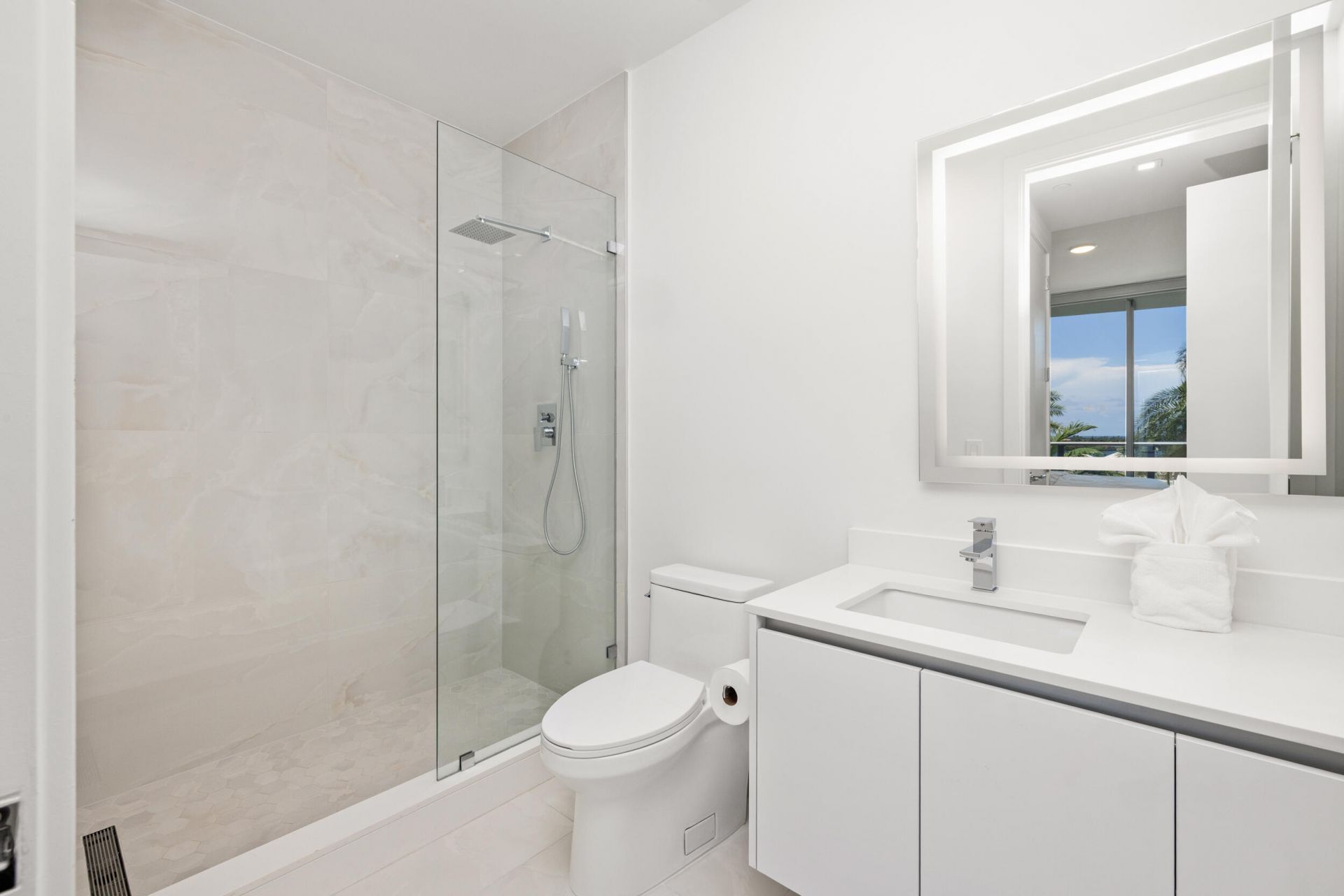 220 Lake Shore Drive, Unit 704, Lake Park, FL 33403 Photo