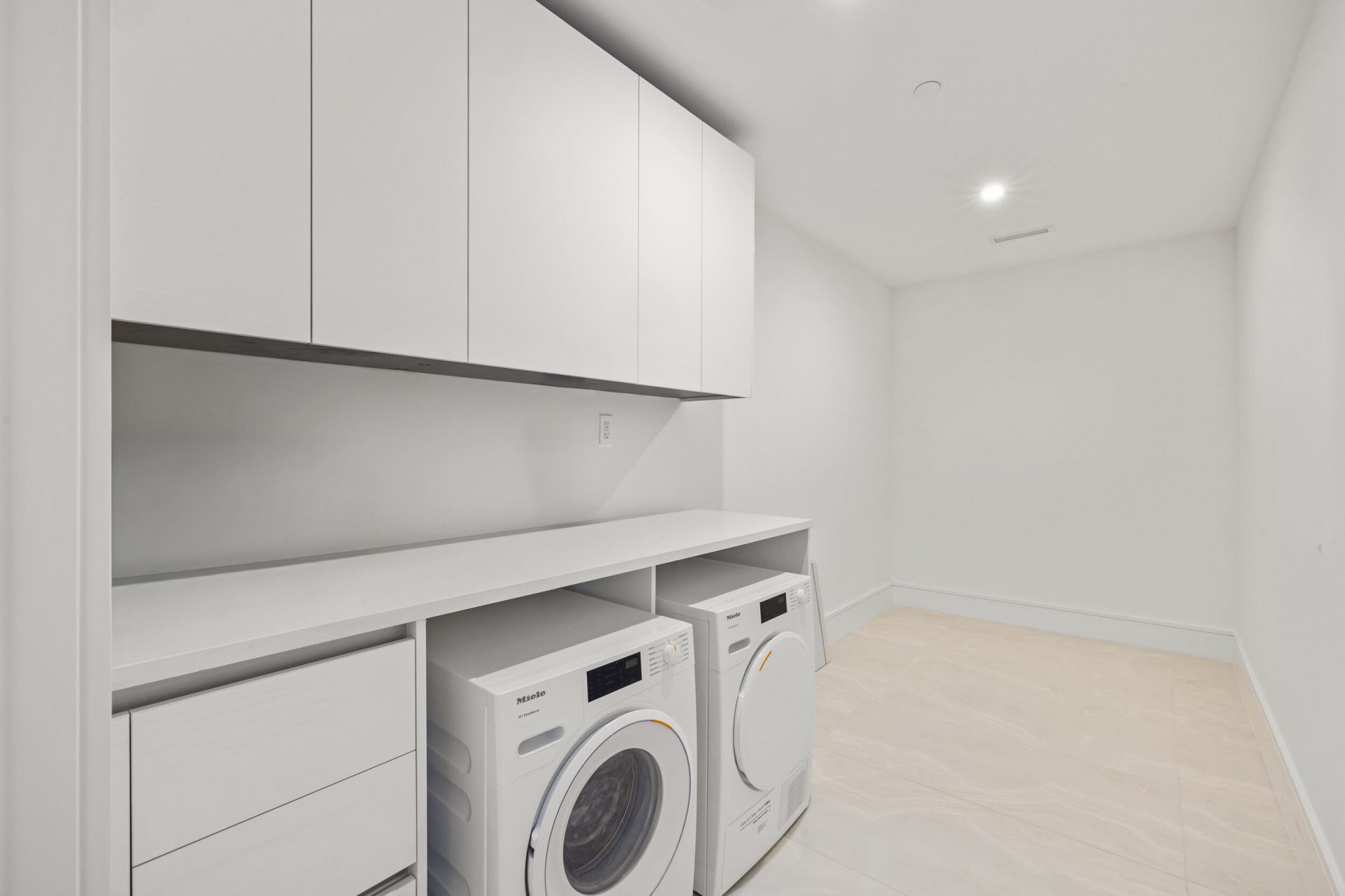 220 Lake Shore Drive, Unit 704, Lake Park, FL 33403 Photo