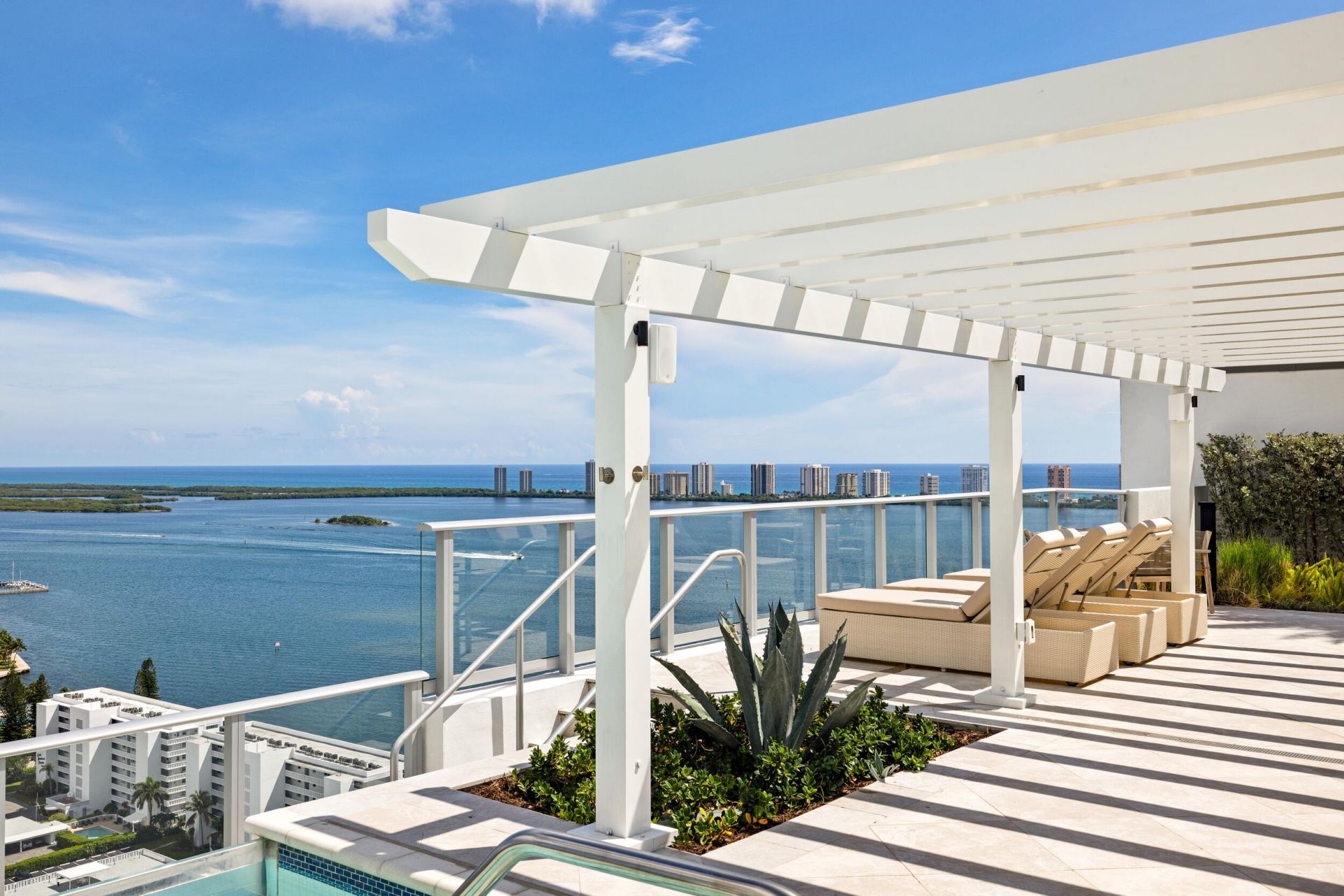 220 Lake Shore Drive, Unit 704, Lake Park, FL 33403 Photo