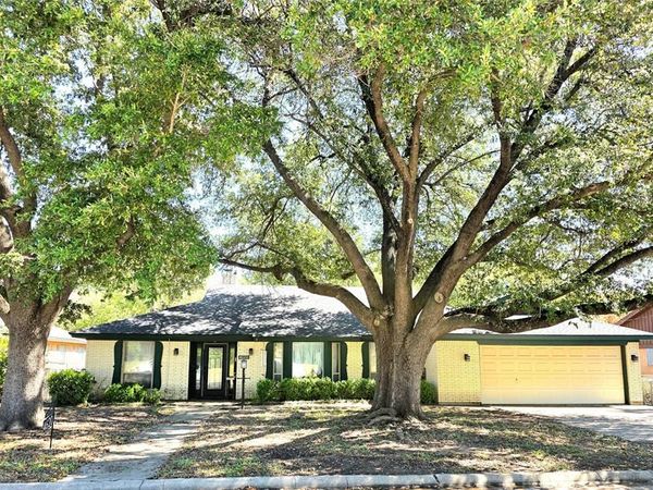4620 Starlight Drive, Haltom City, TX 76117