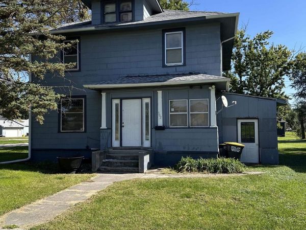 302 S Lucas Avenue, Eagle Grove, IA 50533