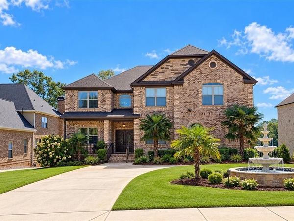 913 Fire Thorn Drive, Hampton, GA 30228