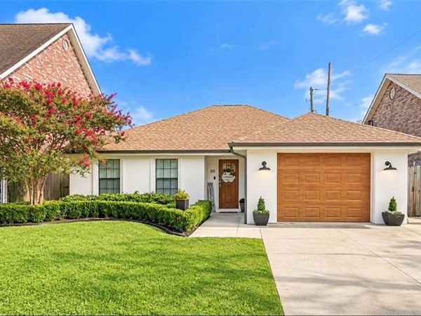2905 MAYFLOWER Street, Meraux, LA 70075