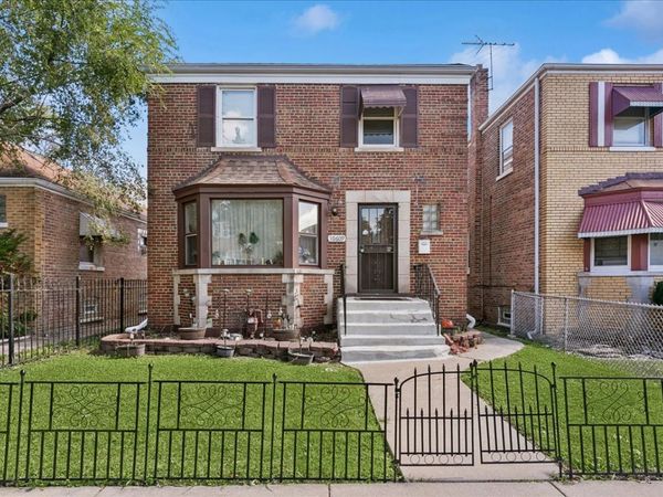 10609 S Indiana Avenue , Chicago, IL 60628