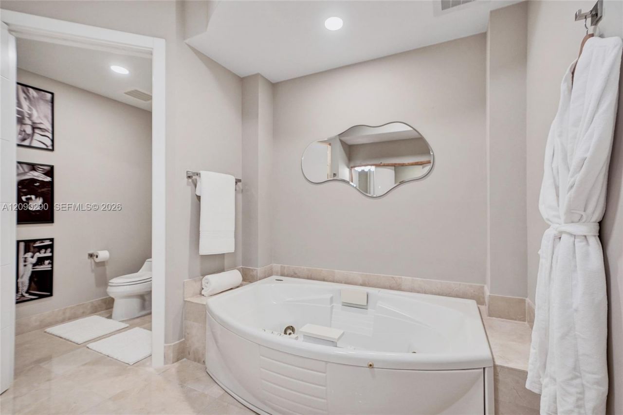 18101 Collins Ave, Unit 602, Sunny Isles Beach, FL 33160 Photo