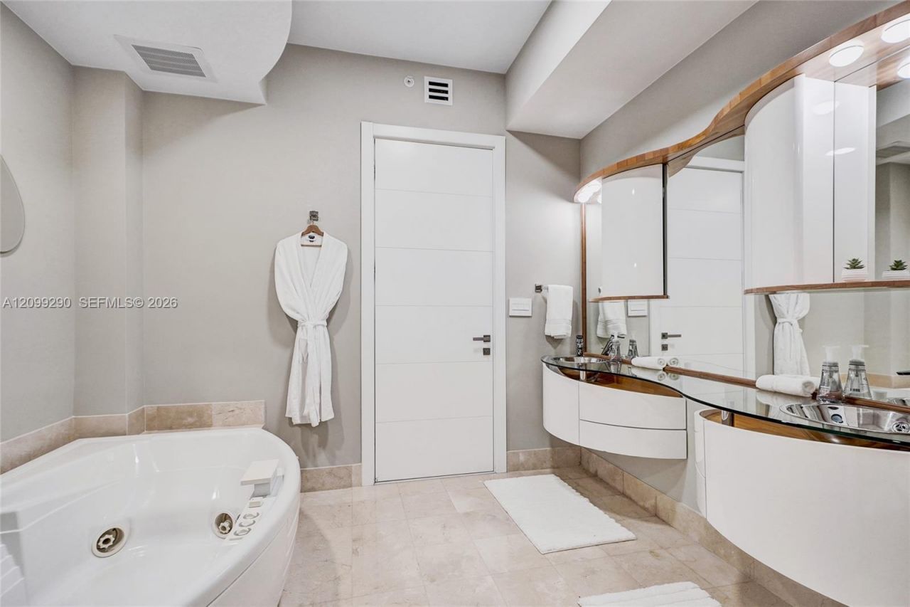 18101 Collins Ave, Unit 602, Sunny Isles Beach, FL 33160 Photo