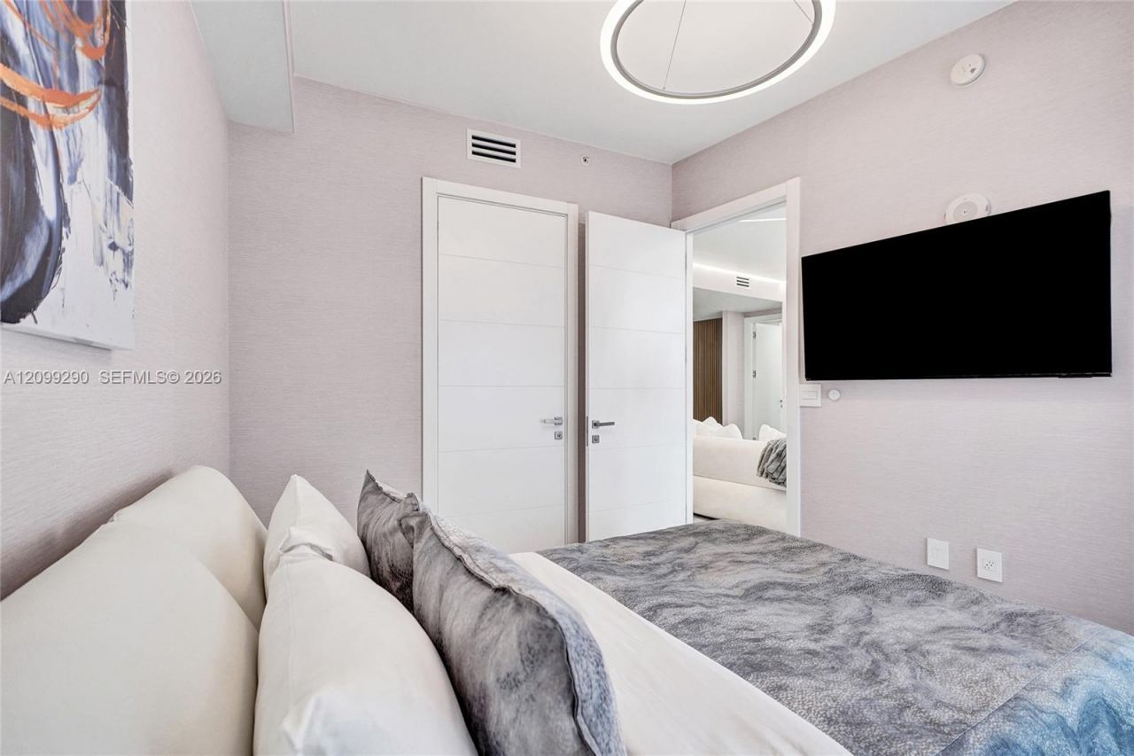 18101 Collins Ave, Unit 602, Sunny Isles Beach, FL 33160 Photo