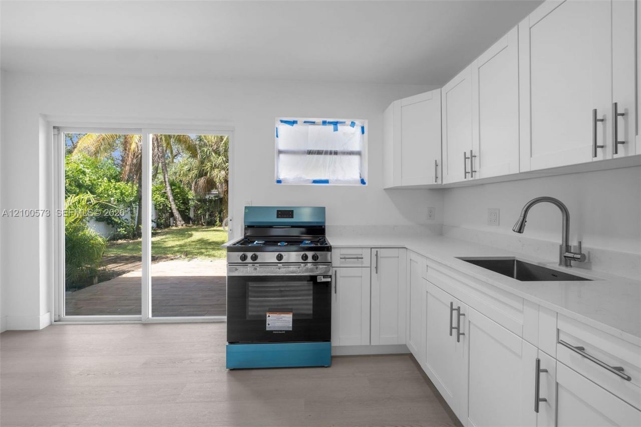 2733 Harding St, Hollywood, FL 33020 Photo
