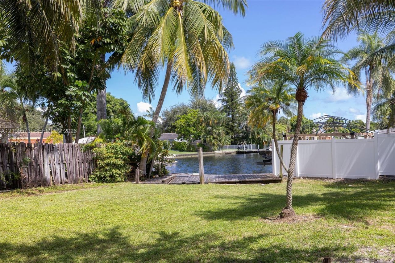 2733 Harding St, Hollywood, FL 33020 Photo