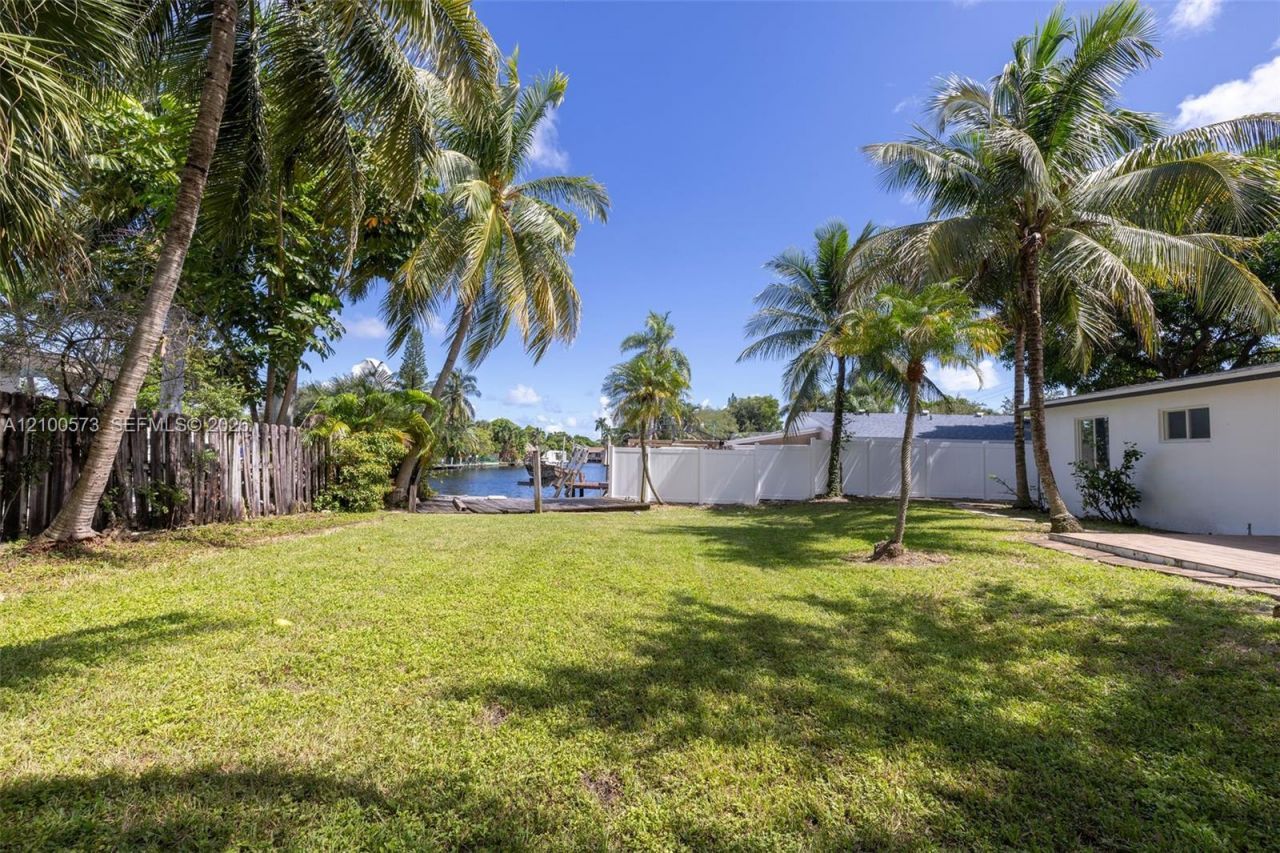 2733 Harding St, Hollywood, FL 33020 Photo