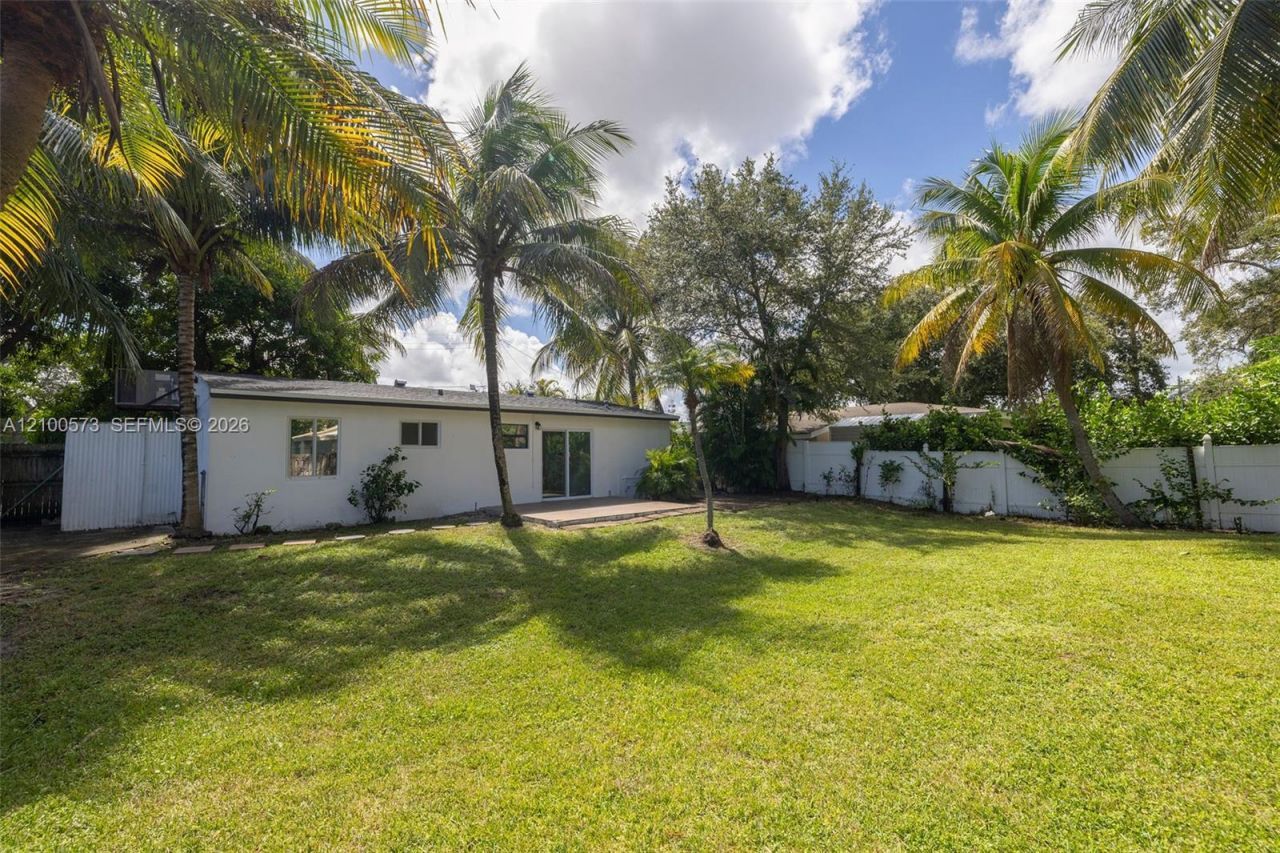 2733 Harding St, Hollywood, FL 33020 Photo