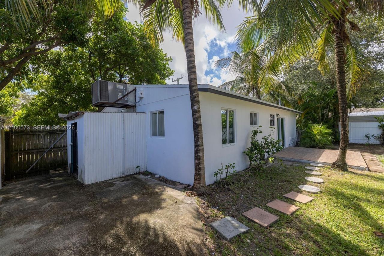 2733 Harding St, Hollywood, FL 33020 Photo