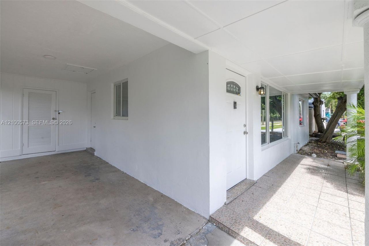 2733 Harding St, Hollywood, FL 33020 Photo
