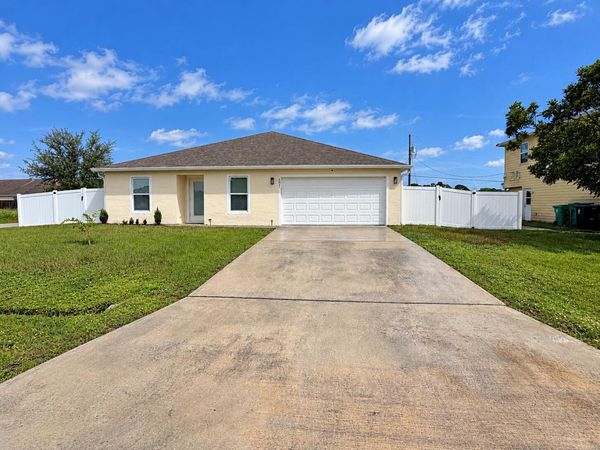 597 NW KILPATRICK Avenue, Port St. Lucie, FL 34983
