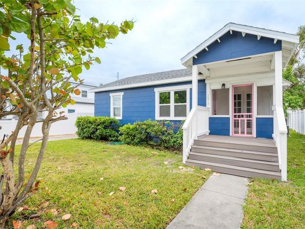 2017 OCEANVIEW PLACE , TAMPA, FL 33605