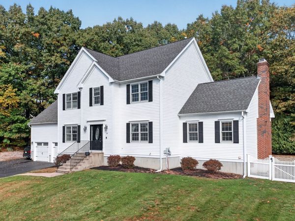 16 Hillcrest Rd, Northbridge, MA 01588