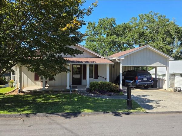 129 South Street , Buford, GA 30518