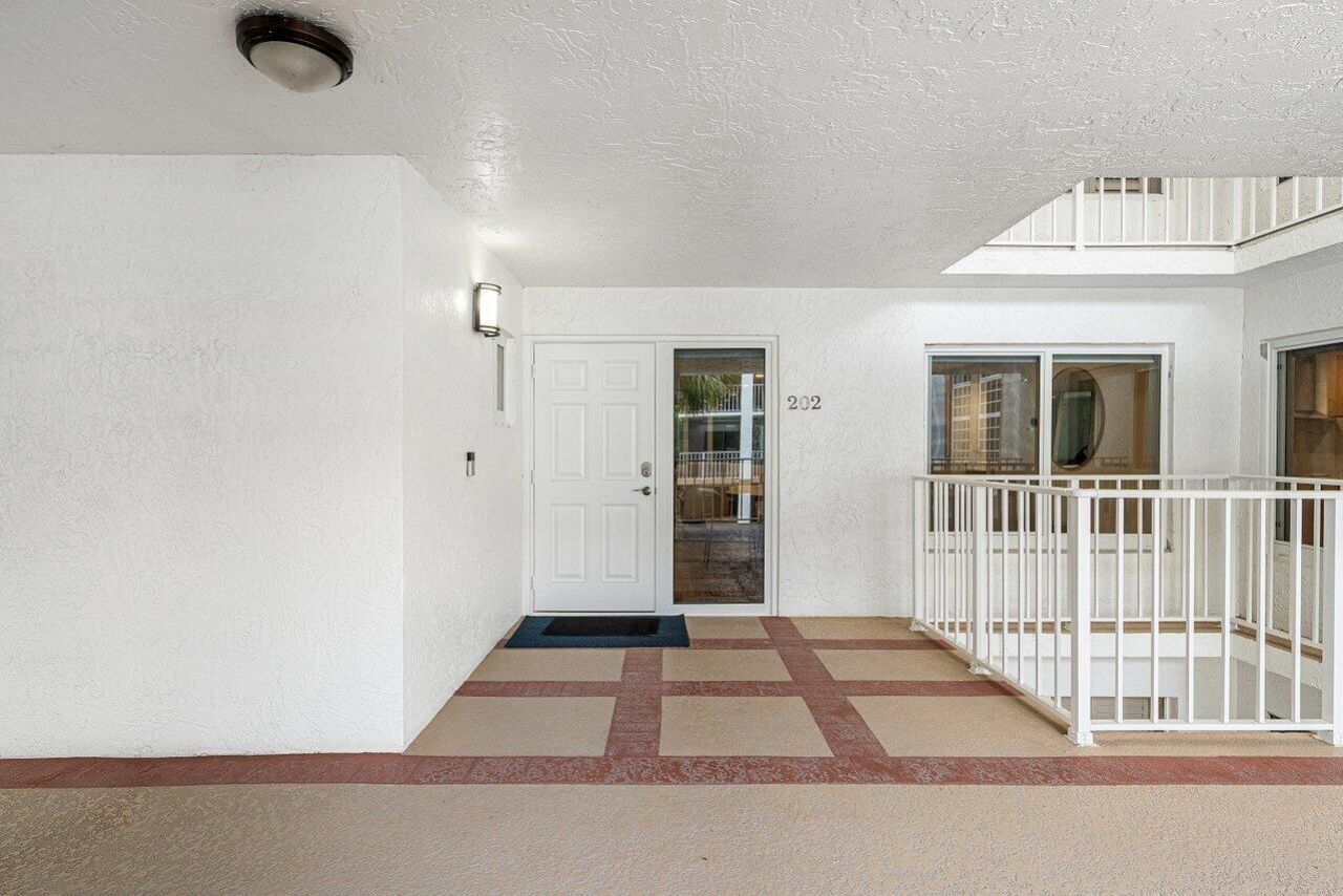 7370 Orangewood Lane, Unit 202, Boca Raton, FL 33433 Photo