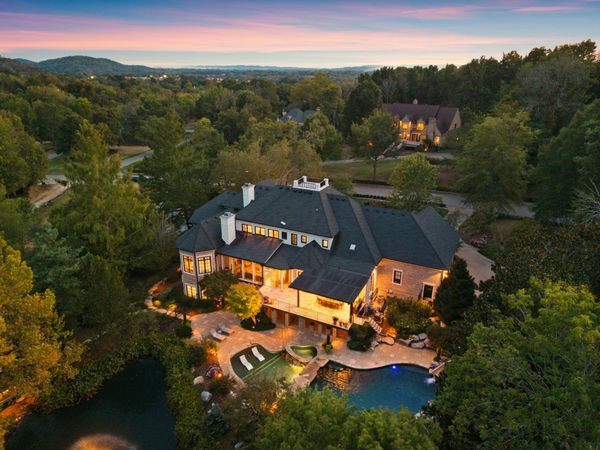 1070 Vaughn Crest Dr, Franklin, TN 37069