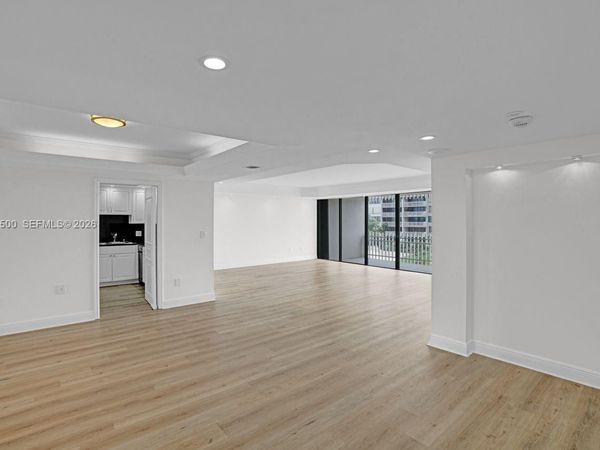2 Grove Isle Dr , Unit B406, Miami, FL 33133