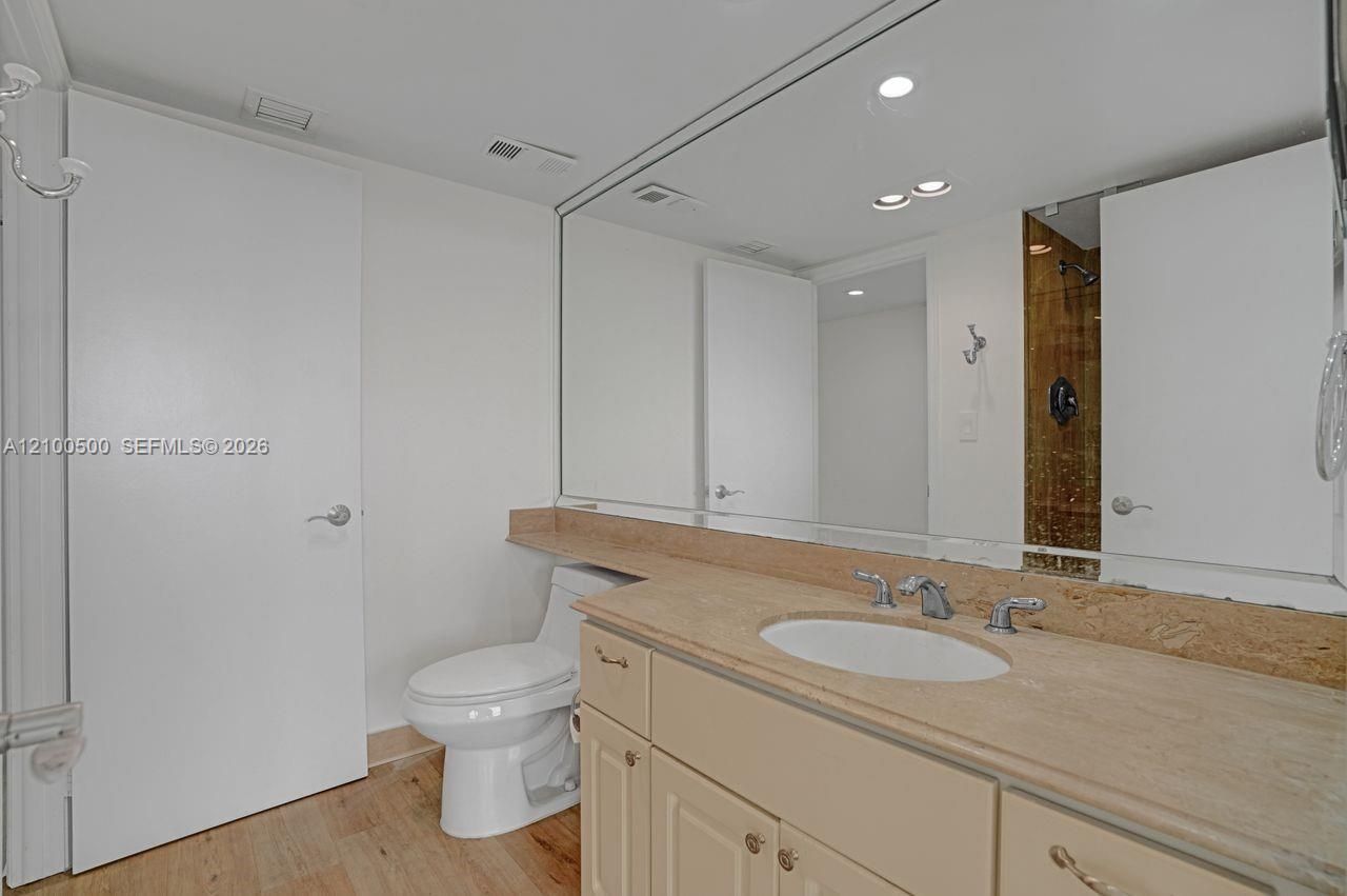 2 Grove Isle Dr , Unit B406, Miami, FL 33133 Photo