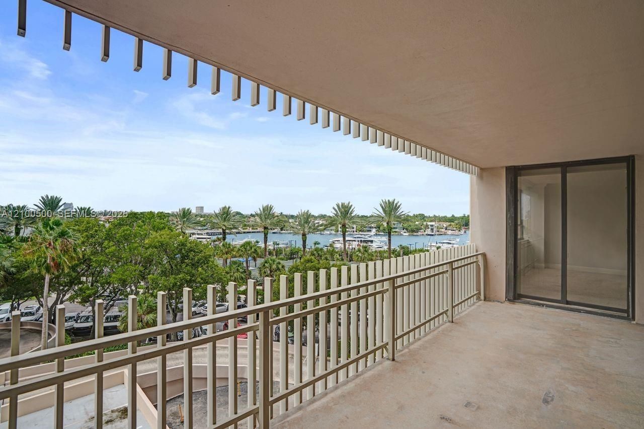 2 Grove Isle Dr , Unit B406, Miami, FL 33133 Photo