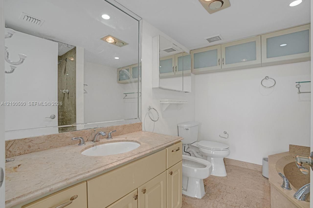 2 Grove Isle Dr , Unit B406, Miami, FL 33133 Photo